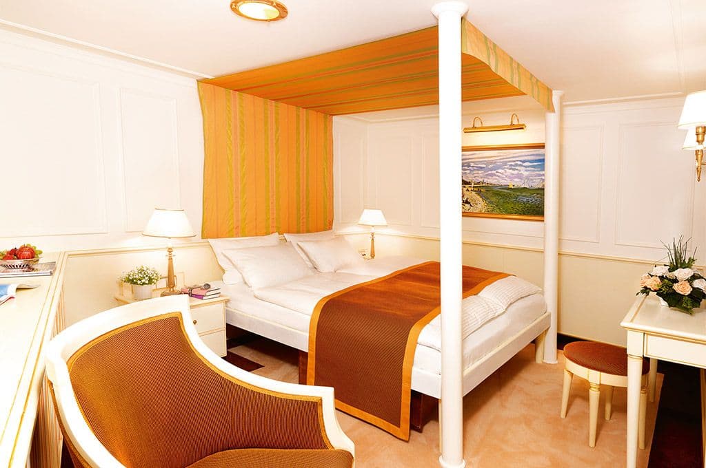 Atlantiküberquerung ab Hamburg Luxus Kreuzfahrtschiff